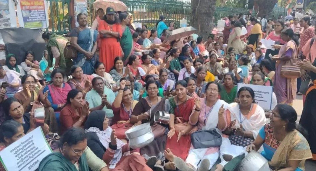 ഉറപ്പു ലഭിച്ചില്ല ; ആശ വർക്കർമാർ സമരം തുടരും