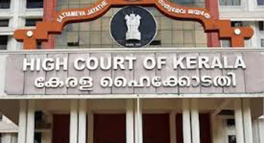 വഴിതടഞ്ഞുള്ള സമരത്തെ തുടർന്നുള്ള കോടതിയലക്ഷ്യ കേസിൽ സിപിഎം, കോൺഗ്രസ് നേതാക്കൾ കോടതിയിൽ ഹാജരായി
