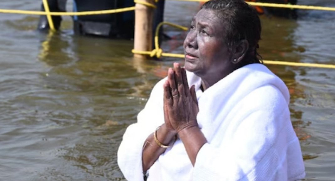 മഹാ കുംഭമേളയില്‍ പങ്കെടുത്ത് രാഷ്ട്രപതി ദ്രൗപതി മുര്‍മു