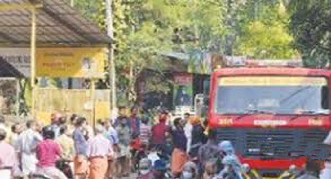 കോഴിക്കോട് കൈവേലി ടൗണില്‍ തീപിടുത്തം