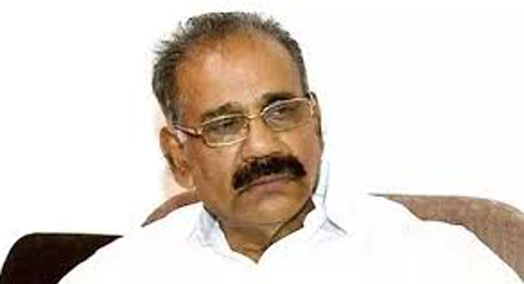 മണക്കുളങ്ങര ക്ഷേത്രത്തിൽ ആനയിടഞ്ഞുണ്ടായ അപകടത്തിൽ നിയമ നടപടിയുമായി മുന്നോട്ടെന്ന് വനംമന്ത്രി എ കെ ശശീന്ദ്രൻ