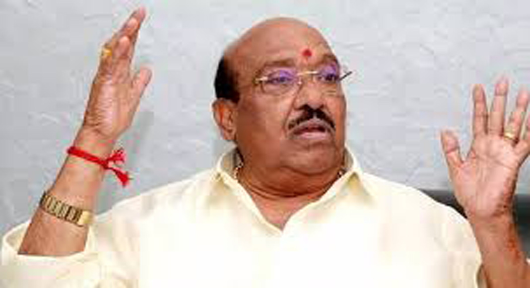 ശശി തരൂരിനെ പിന്തുണച്ച്‌ വെള്ളാപ്പള്ളി നടേശൻ