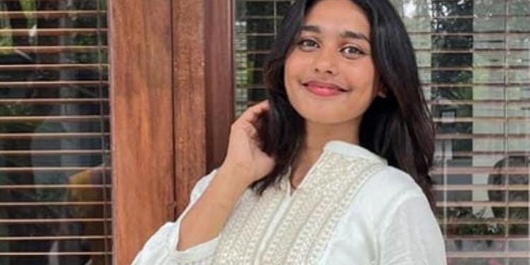 കോഴിക്കോട് വെള്ളൂര് കോടഞ്ചേരിയില് ബിരുദ വിദ്യാര്ത്ഥിനിയെ തൂങ്ങിമരിച്ച നിലയില് കണ്ടെത്തി