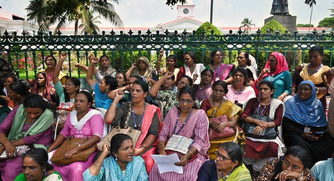 അങ്കണവാടി ജീവനക്കാർ നടത്തിവന്ന രാപ്പകൽ സമരം അവസാനിപ്പിച്ചു