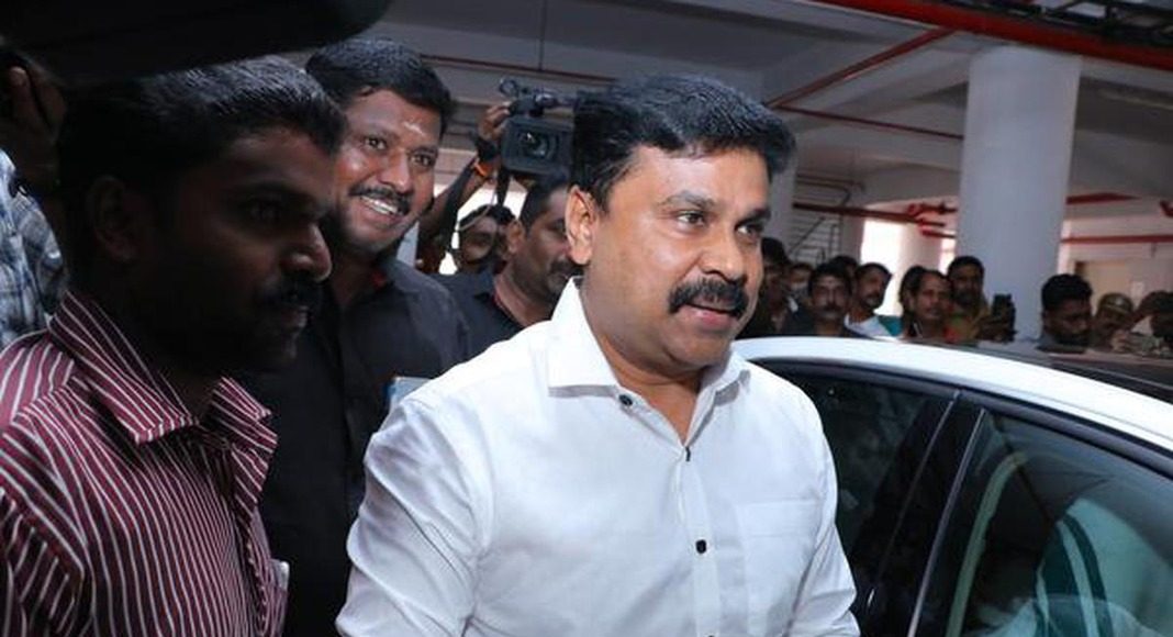 നടിയെ ആക്രമിച്ച കേസില്‍ നടന്‍ ദിലീപിന് തിരിച്ചടി