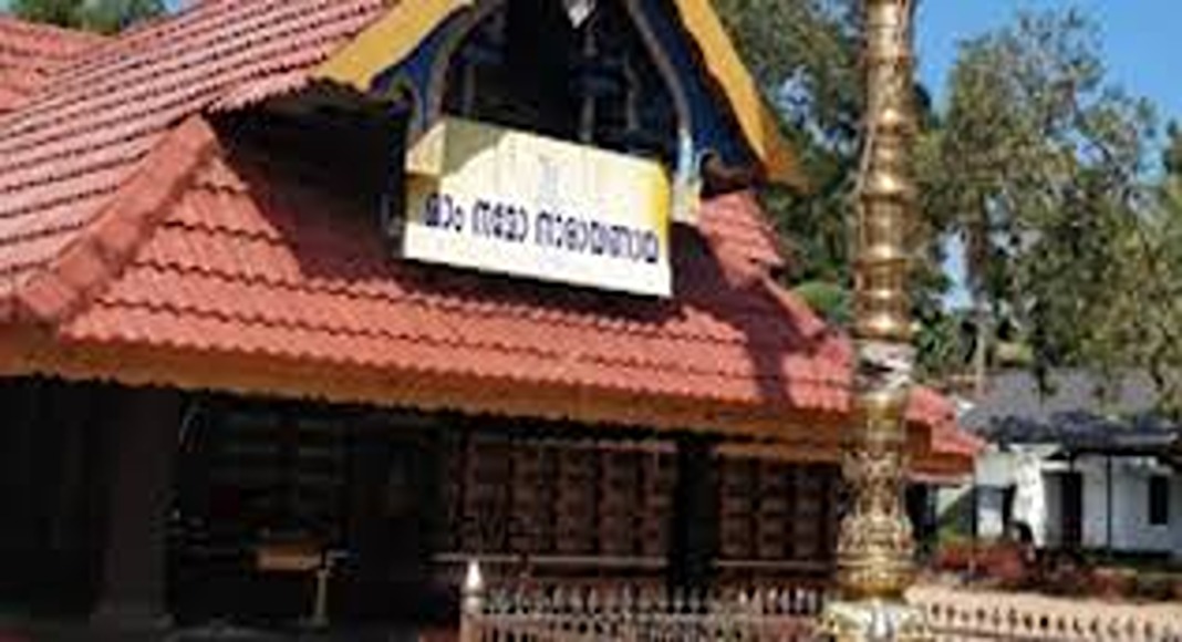 ആലപ്പുഴ എഴുപുന്നയിൽ ക്ഷേത്രത്തിലെ തിരുവാഭരണം മോഷണം പോയി