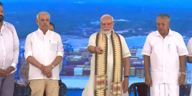 വിഴിഞ്ഞം തുറമുഖം പ്രധാനമന്ത്രി നാടിന് സമര്പ്പിച്ചു