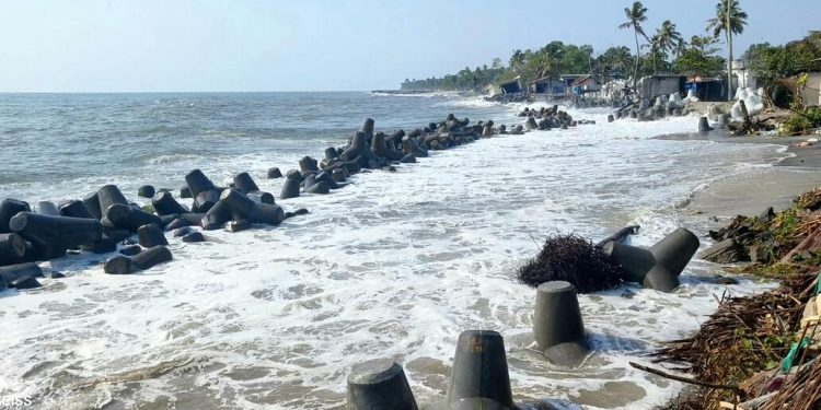 കേരള തീരത്ത് വീണ്ടും കള്ളക്കടൽ മുന്നറിയിപ്പുമായി ദേശീയ സമുദ്രസ്ഥിതിപഠന ഗവേഷണ കേന്ദ്രം