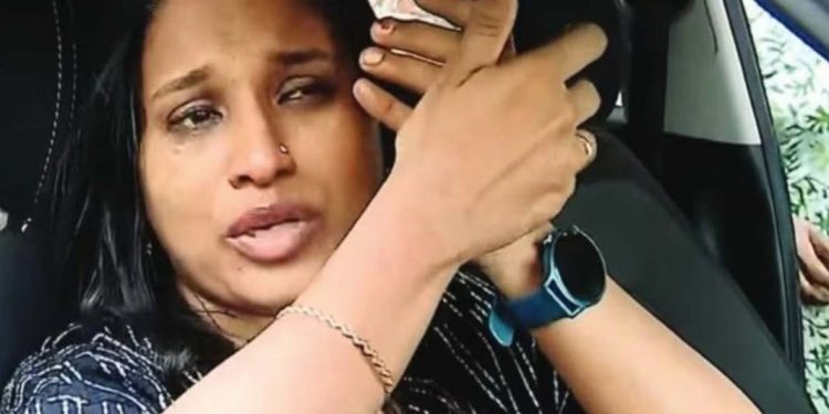 കൊച്ചി കോർപ്പറേഷനിലെ ഓവർസിയർ എ.സ്വപ്നയെ സസ്പെൻഡ് ചെയ്തു