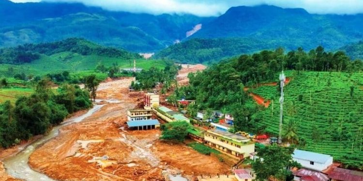 മുണ്ടക്കൈ ദുരിതബാധിതരുടെ പ്രതിഷേധത്തിനിടെ വില്ലേജ് ഓഫീസറെ കൈയേറ്റം ചെയ്ത ആറുപേർക്കെതിരെ കേസ്