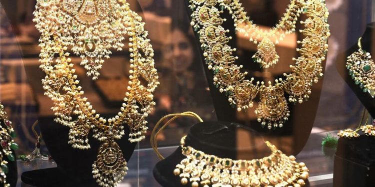 സം​സ്ഥാ​ന​ത്ത് തു​ട​ർ​ച്ച​യാ​യ ര​ണ്ടാം ദി​ന​വും മാ​റ്റ​മി​ല്ലാ​തെ സ്വ​ർ​ണ​വി​ല