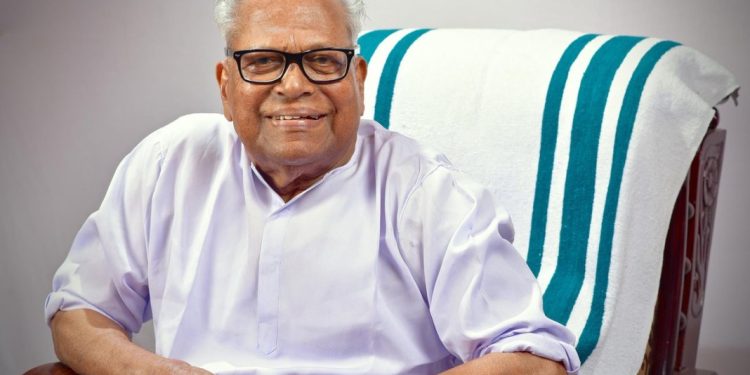 വി.എസ് അച്യുതാനന്ദന്റെ ആരോ​ഗ്യനില മാറ്റമില്ലാതെ തുടരുന്നു ; മെഡിക്കൽ ബുള്ളറ്റിൻ