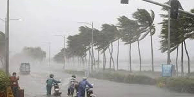 കേരളത്തിൽ ഇന്ന് ശക്തമായ കാറ്റിന് സാധ്യതയെന്ന് കേന്ദ്ര കാലാവസ്ഥ വകുപ്പ്