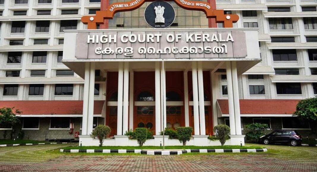 ഡ്രൈവിങ് ലൈസൻസ് പരീക്ഷാ പരിഷ്കരണത്തിൽ സർക്കാരിന് തിരിച്ചടി ; പരീക്ഷാ പരിഷ്കരണം ഹൈക്കോടതി റദ്ദാക്കി