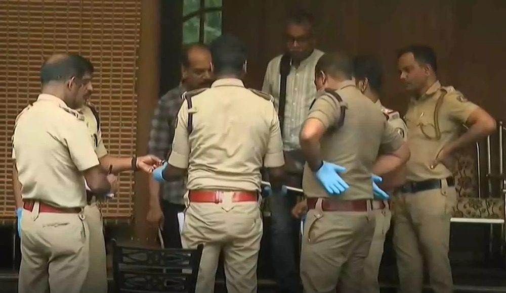 ആറ്റിങ്ങലില്‍ വീടിനുമുന്നില്‍ വയോധികയെ വൈദ്യുതാഘാതമേറ്റ് മരിച്ച നിലയില്‍ കണ്ടെത്തി