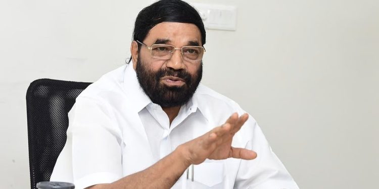 അടൂർ ഗോപാലകൃഷ്ണൻ്റെ വിവാദ പരാമർശത്തെ ന്യായീകരിച്ച് മന്ത്രി വി എൻ വാസവൻ