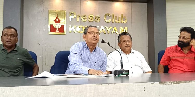 അമിത പലിശ മോഹിച്ച് പണം നിക്ഷേപിച്ചു ; പണം കിട്ടാതായപ്പോള് പഴി ചിറമേല് അച്ചന്